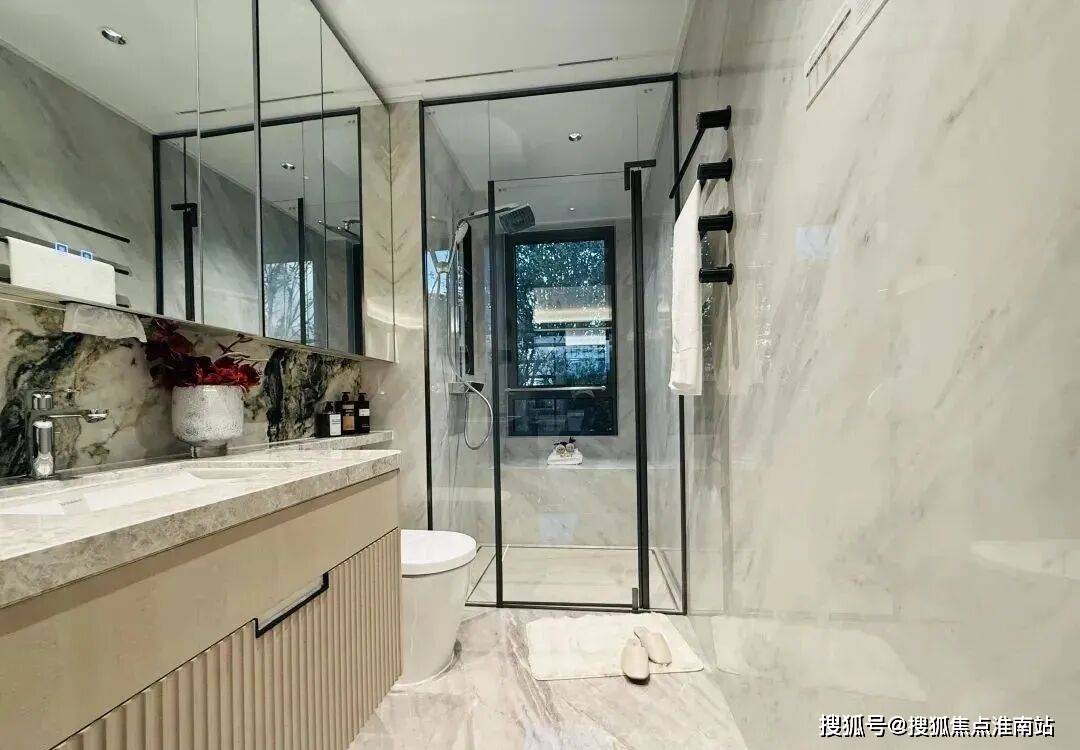 盘百科→首页网站→楼盘测评→中心百科→首页网站24小时热线九游会j9登录中环铂樾售楼处电话→中环铂樾售楼中心电话→楼(图13)